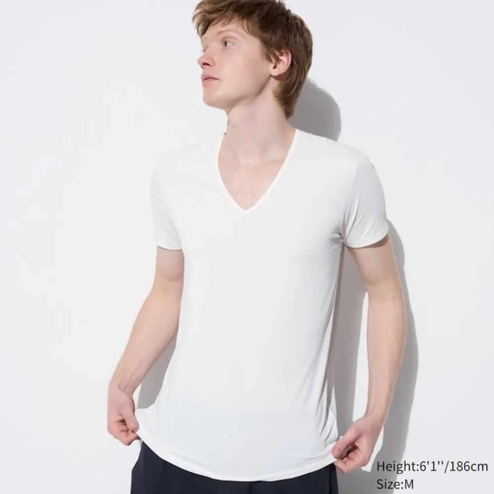 T-Shirts & Oberteile*UNIQLO Airism T-Shirt Mit V-Ausschnitt