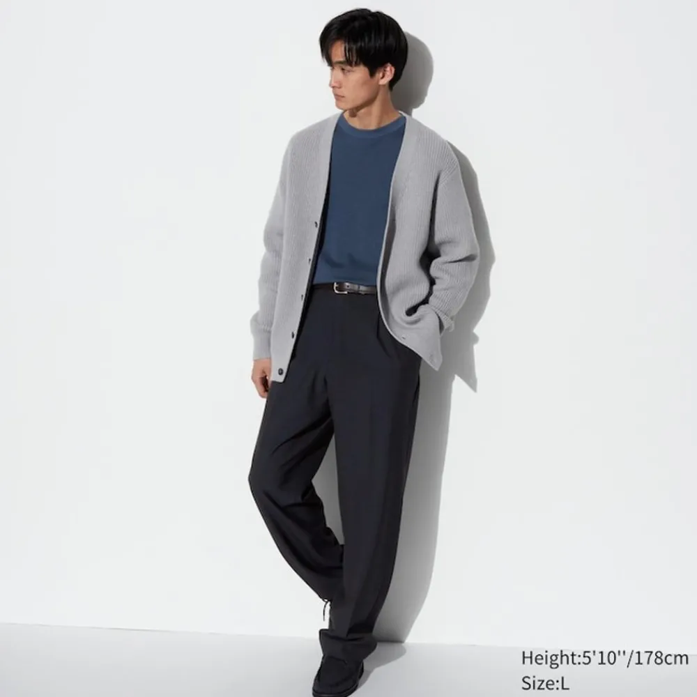 Hosen, Chinos & Jogginghosen*UNIQLO Bundfaltenhose (Wide Fit)