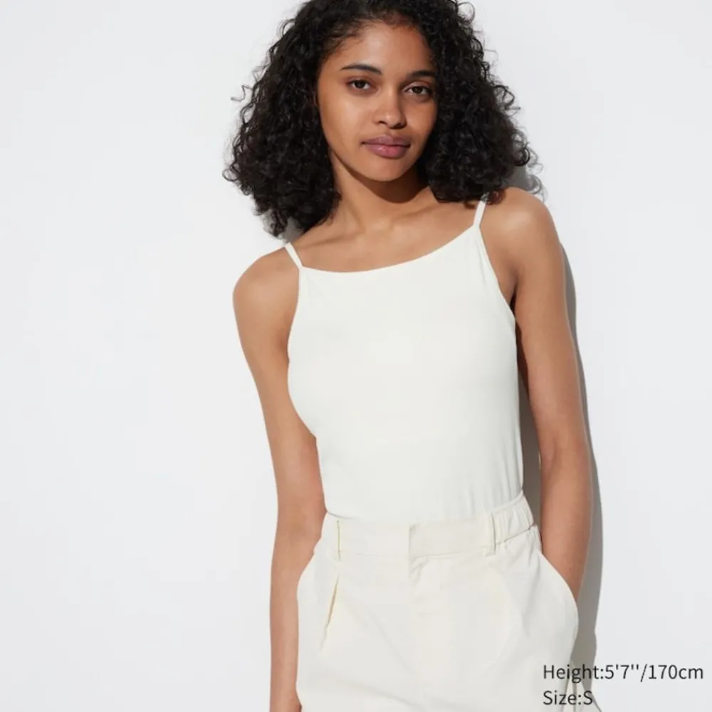 Bh-Tops, Tanktops & Trägertops*UNIQLO Cropped Airism Bh-Tragertop Mit Weitem Ausschnitt