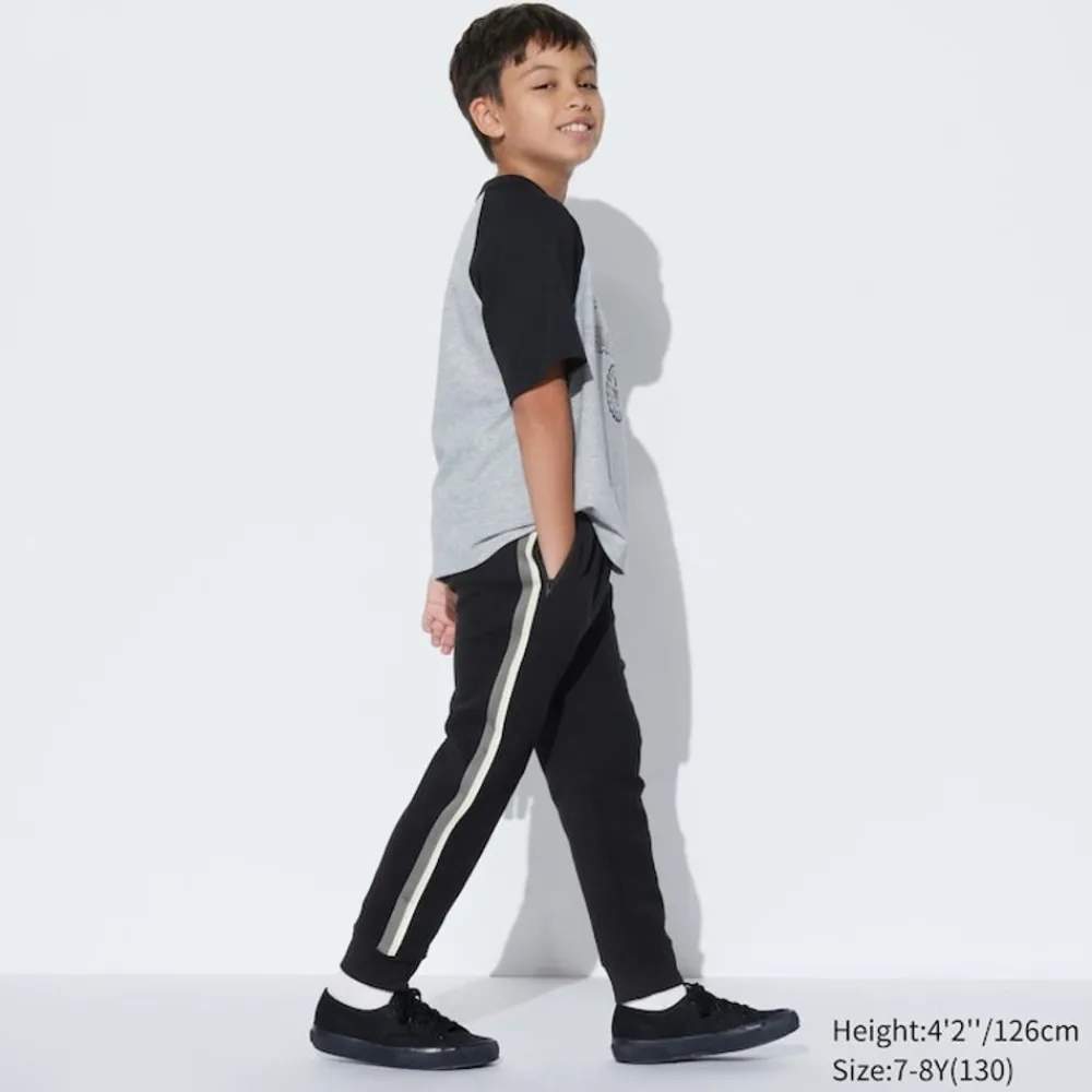 Hosen, Jogginghosen & Leggings*UNIQLO Kinder Ultra Stretch Dry Jogginghose